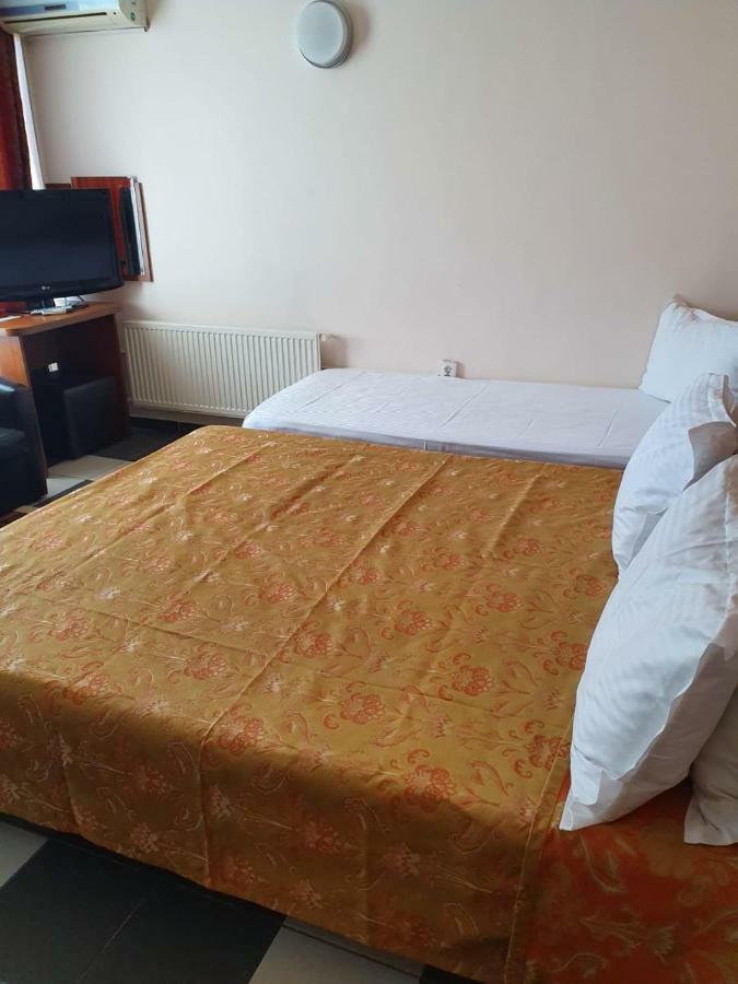TranzitBeds*** Aparthotel Bucarest Esterno foto
