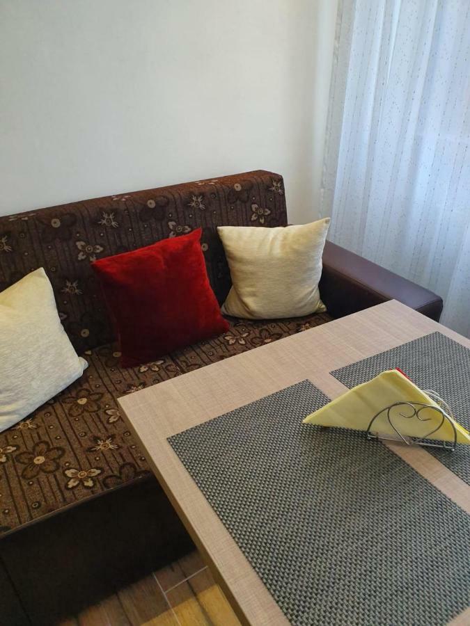 TranzitBeds*** Aparthotel Bucarest Esterno foto